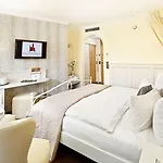 シュロスクローネ 4*