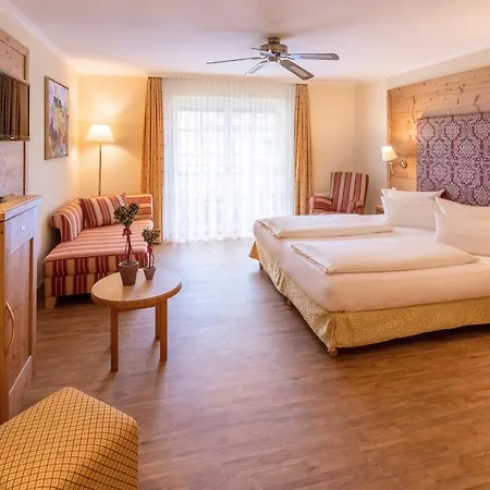 Schlosskrone Szálloda 4*