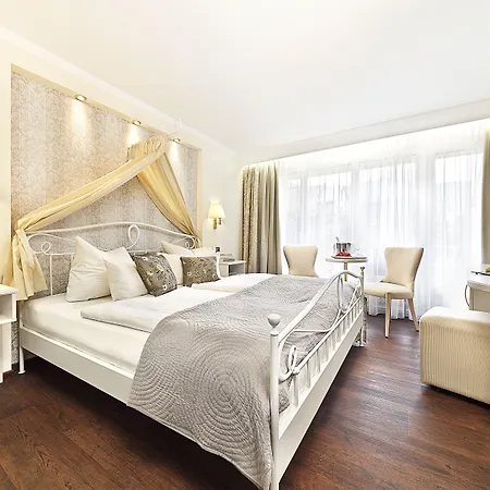 Schlosskrone מלון