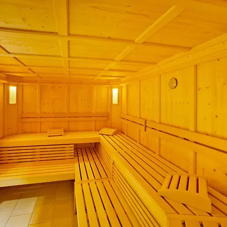 Schlosskrone מלון