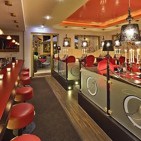 מלון Schlosskrone 4*