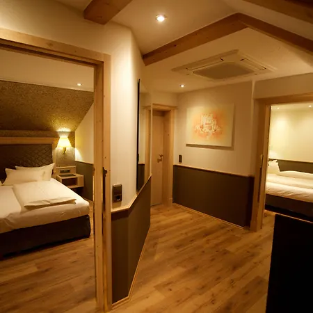 Hotel Schlosskrone 4*